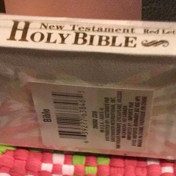 Holy Bible New Testament KJV Red Letter Edition NWT never opened pocket size - Picture 1 of 3